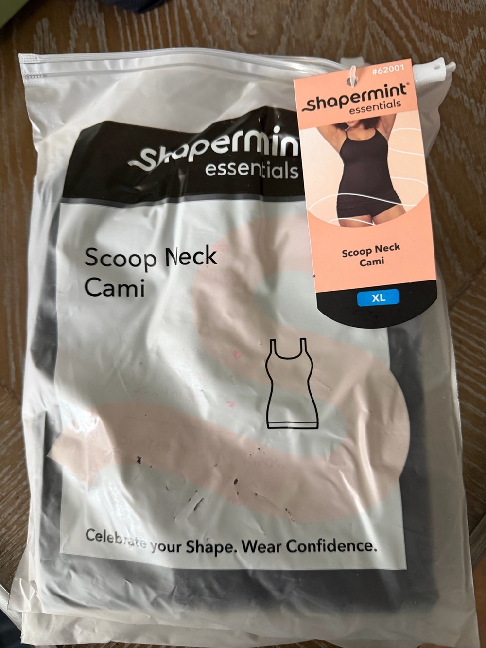 Shapermint Essentials Scoop Neck Cami - Black
